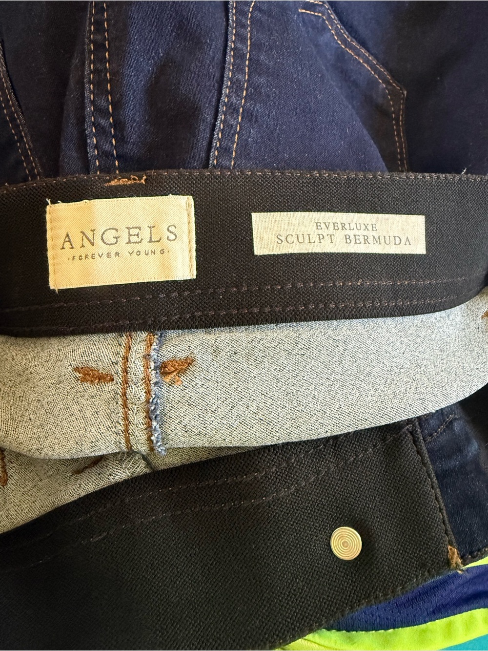 Womens Angels Forever Young Roll-Cuff Denim Bermuda Shorts EUC Size 8/29 - Picture 7 of 9
